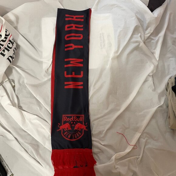 MLS New York Red Bulls Soccer / Football Stadium Giveaway 60' Scarf w/ tassels - Picture 6 of 8